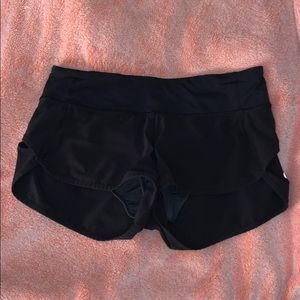 BLACK LULU SPEED UP SHORTS